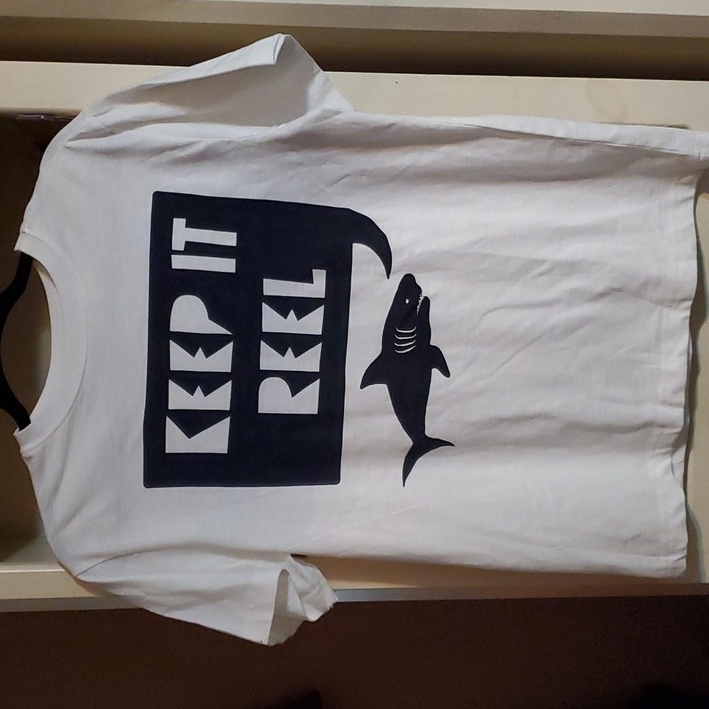 Crazy 8 Keep it reel t-shirt size xl 14